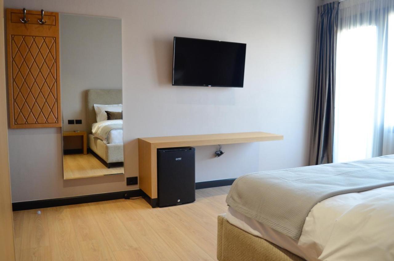N'Peze Hotel Ljaknasi Exteriér fotografie