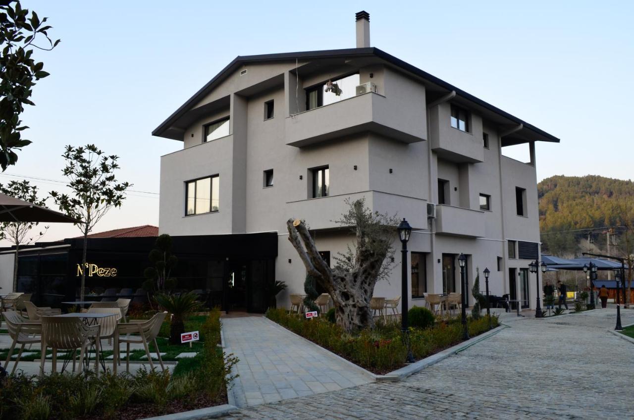 N'Peze Hotel Ljaknasi Exteriér fotografie